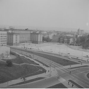 Panorama miasta. Z lewej gmach Prezydium Wojewódzkiej Rady Narodowej 1974-05-12