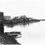 Powódź w Rzeszowie. Grupa mężczyzn nad brzegiem Wisłoka 1934-07