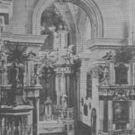 Wnętrze kościoła Pijarów. Ołtarz główny i ołtarz boczny św. Stanisława Kostki 1918-1939